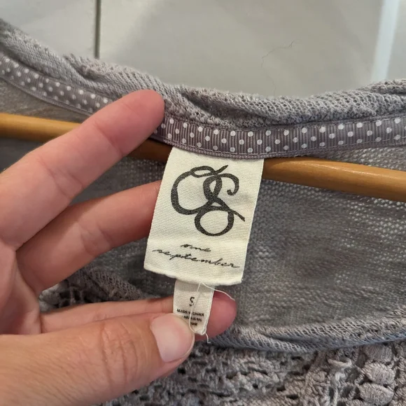ONE SEPTEMBER Anthropologie gray knit and lace pull-over crewneck sweater - Picture 2 of 7